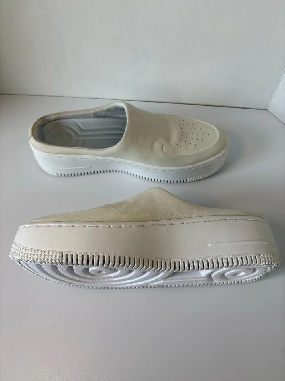 Nike minimal slip